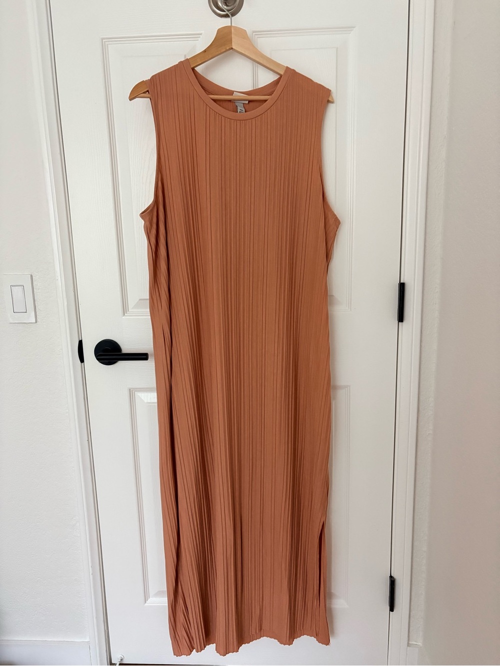 A New Day - XXL Sleeveless Pleated Ribbed Maxi Dress in Rust/Peach